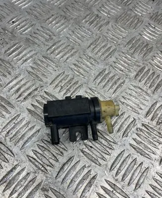 Mercedes-Benz C W204 Turbo solenoid valve A0091533128 70078208