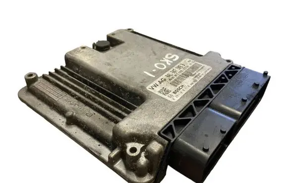 Volkswagen Golf VII Engine control unit/module 04L907309B 0281018510