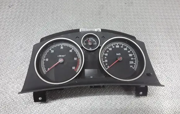 Opel Zafira B Speedometer (instrument cluster) 13267536