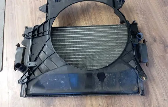Iveco Daily 35.8 - 9 Coolant radiator 866900600