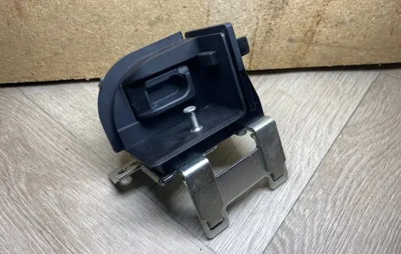 BMW X3 F25 Parcel shelf load cover mount bracket 7230197 723019704 51477230197