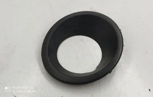 Land Rover Discovery 3 - LR3 Front fog light trim/grill DXB500051
