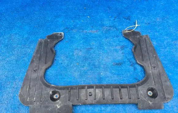 BMW X3 E83 Engine splash shield/under tray 3420702