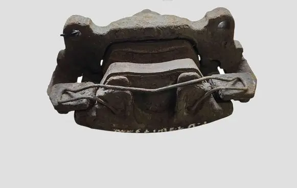 Volkswagen Touran I Front brake caliper