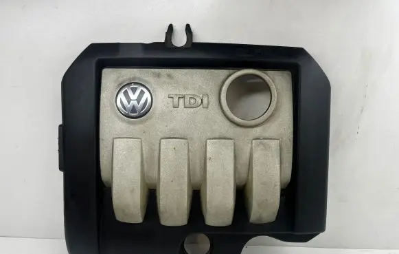 Volkswagen Golf V Engine cover (trim) 03G103925AN 03G103925BR