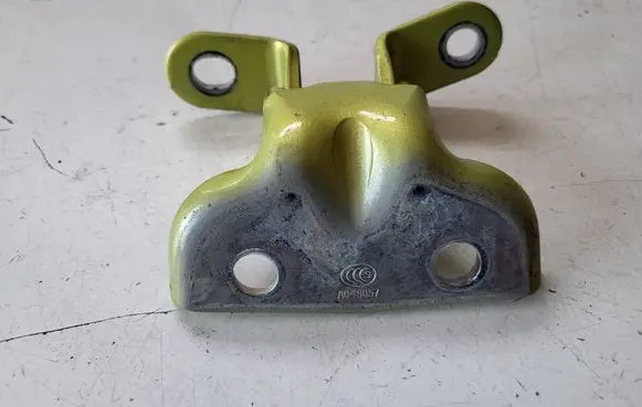 Hyundai Kona I Rear door upper hinge 