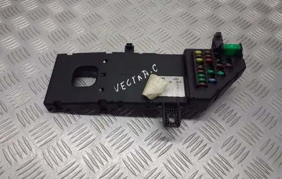 Opel Vectra C Fuse box cover 13223679