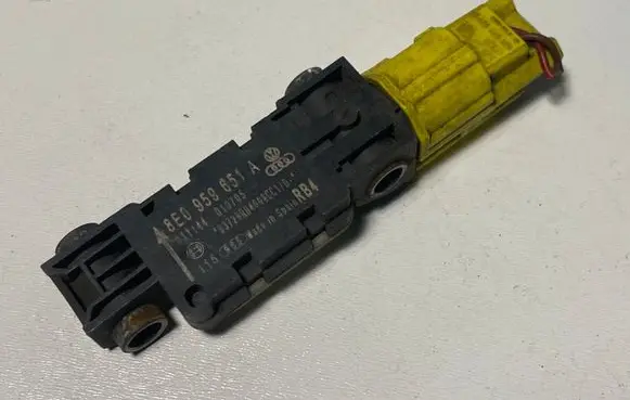 Audi A4 S4 B7 8E 8H Airbag deployment crash/impact sensor 8E0959651A