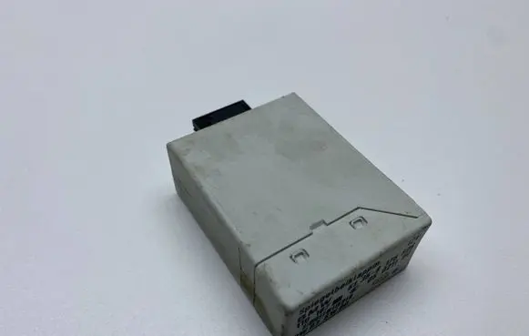 BMW 3 E46 Wing mirror control module 8376506 05021100