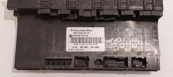 Mercedes-Benz C W203 Comfort/convenience module 2035450701 5DK00797420
