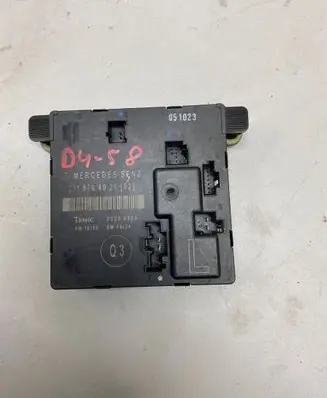Mercedes-Benz E W211 Door control unit/module 2118704026 00006805