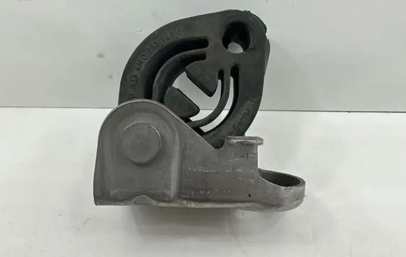 Audi A5 Muffler mount bracket/holder 4M0253147C