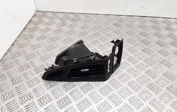Ford Focus Dashboard side air vent grill/cover trim BM51018B09