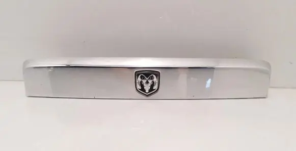 Dodge Nitro Trunk door license plate light bar 55113161A