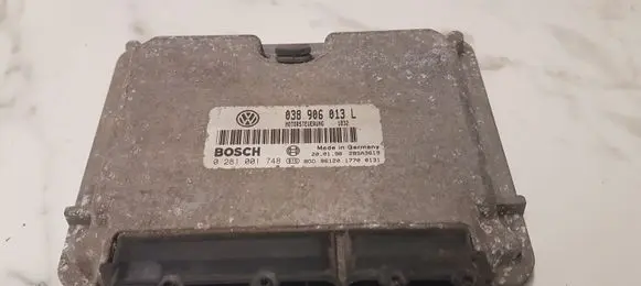 Volkswagen Golf IV Engine control unit/module 038906013 021001748