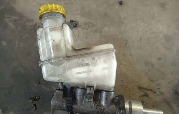 Fiat Stilo Master brake cylinder 0204224658 Y21322