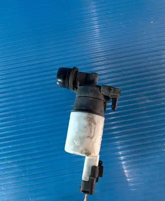 Renault Megane II Windscreen/windshield washer pump