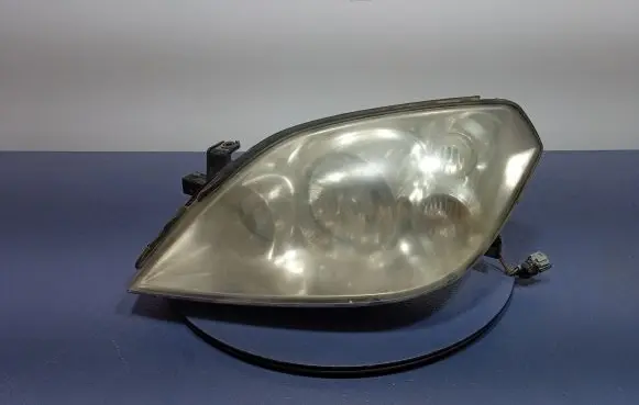 Nissan Primera Headlight/headlamp 1EJ238011