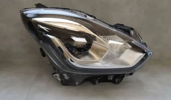 Suzuki Swift III Headlight/headlamp W2966