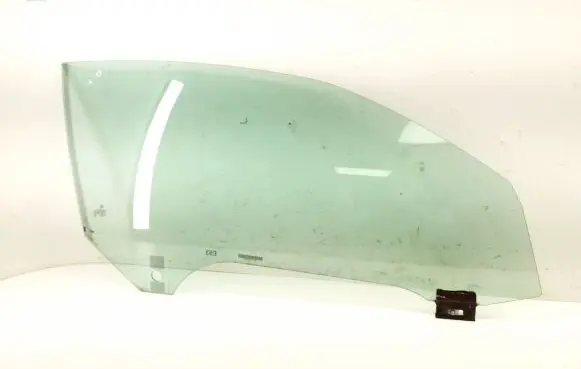 BMW 3 E92 E93 Front door window glass four-door G2714592205V