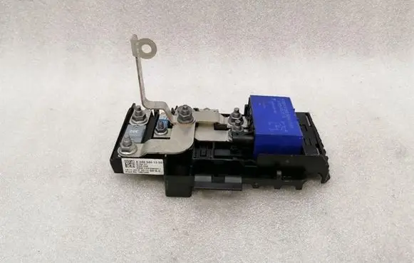 Mercedes-Benz GLA W156 Fuse module A2465401350