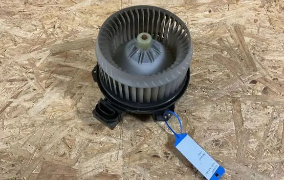 Suzuki SX4 Heater fan/blower AV2727000311