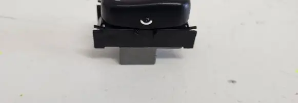 Mercedes-Benz E W210 Alarm switch 2108201710 83022127 501593