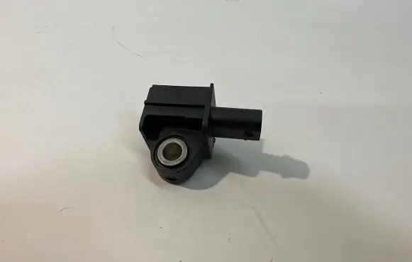 Volkswagen Tiguan Airbag deployment crash/impact sensor 5Q099651B
