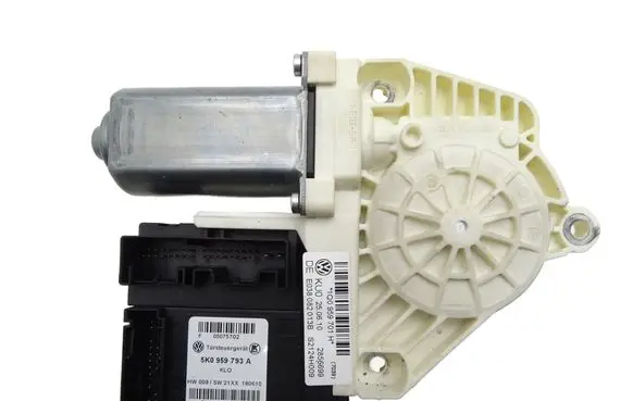 Volkswagen Scirocco Front door window regulator motor 1Q0959701H 5K0959793A