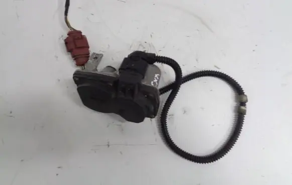 Volkswagen Golf VII Throttle valve 5Q0253691H