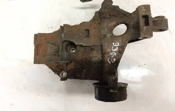 Seat Alhambra (Mk1) Engine mounting bracket 028903143ab