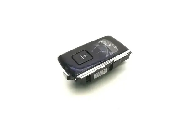Peugeot 508 Rear seat light 8957440 122000 EMVR3864X