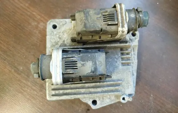 Opel Astra H Engine control unit/module 28020960