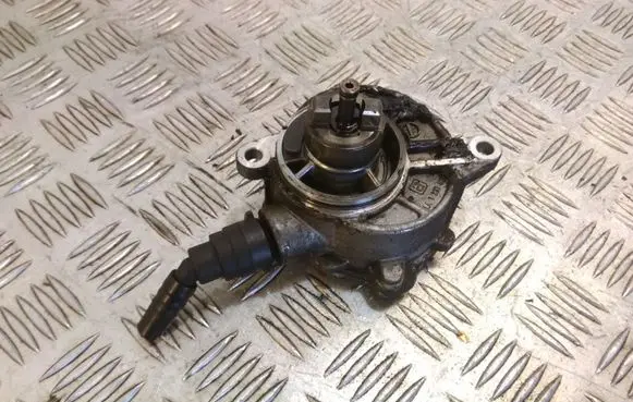 Mercedes-Benz Vito Viano W639 Vacuum pump A64623065