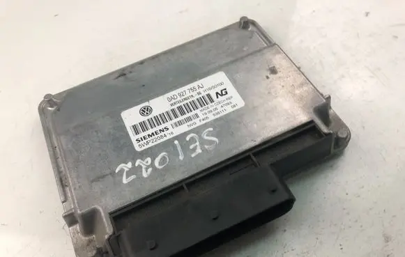 Volkswagen Touareg I Engine control unit/module 0AD927755AJ