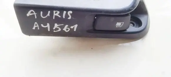 Toyota Auris 150 Fuel tank opening switch 