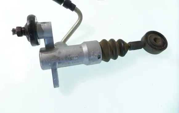Audi A4 S4 B5 8D Clutch master cylinder 8D1721401