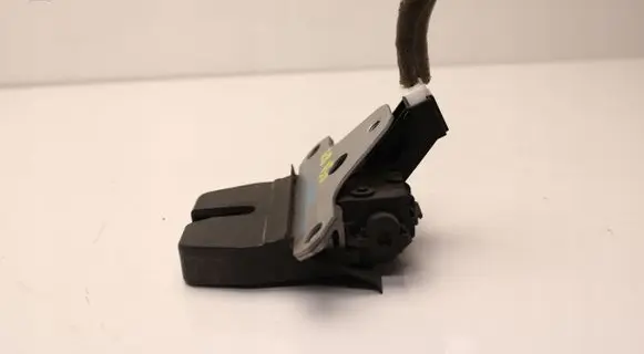 Volvo V50 Tailgate/trunk/boot lock/catch/latch 
