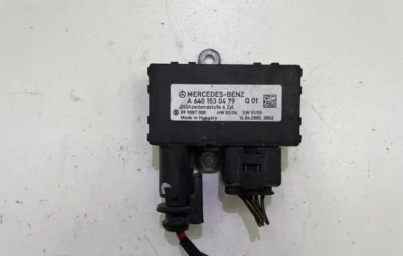 Mercedes-Benz B W245 Glow plug pre-heat relay A6401530479 899087000