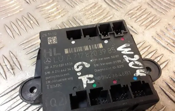 Mercedes-Benz C W204 Door control unit/module 2128203985 A2128203985