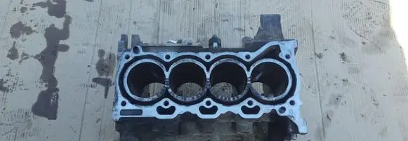 Toyota Avensis T270 Engine block 2ZR