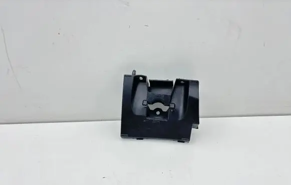 Volvo XC60 Fender mounting bracket 32216697