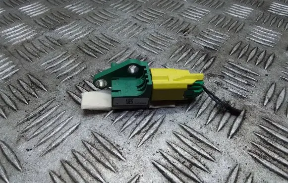 Volkswagen PASSAT B6 Airbag deployment crash/impact sensor 3C0909606 331324