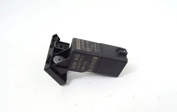 Volkswagen Touran II Combustion relay 038907281D