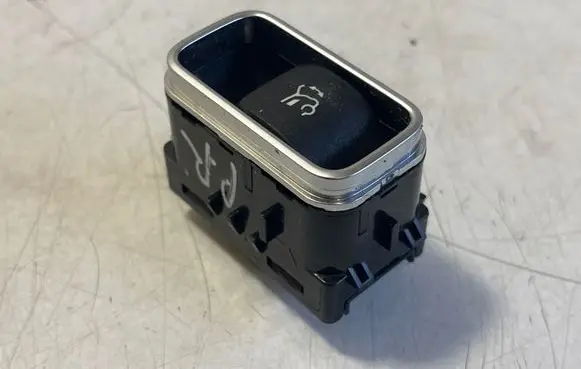 Mercedes-Benz GLB X247 Tailgate opening switch A1678205702