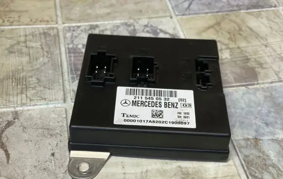 Mercedes-Benz E W211 Comfort/convenience module 2115450532