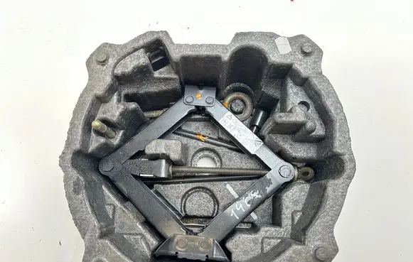 Peugeot 607 Tool set 9647054080 9642102580