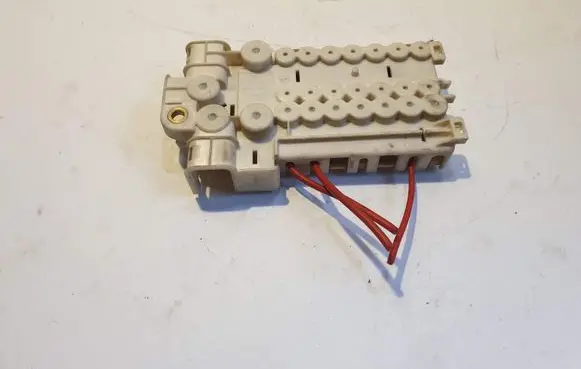BMW 5 E39 Fuse module 61138370638 17575000000