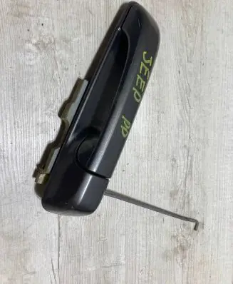 Jeep Grand Cherokee (WK) Front door exterior handle/bracket 