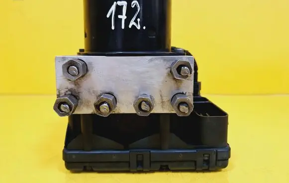 Chrysler Voyager ABS Pump 04686702AC